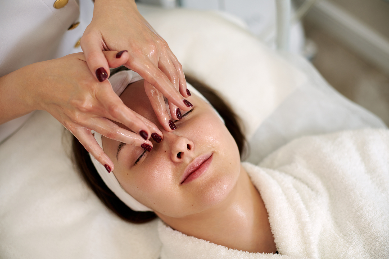FACIALS UNDER EYE